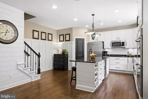 Entry Way - 3820 Leafcrest Ct, Dunkirk, MD 20754 photo 7 of 16