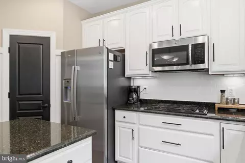 Entry Way - 3820 Leafcrest Ct, Dunkirk, MD 20754 photo 9 of 16