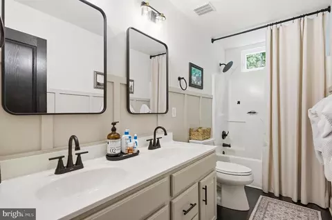 Bath - 3820 Leafcrest Ct, Dunkirk, MD 20754 photo 7 of 8