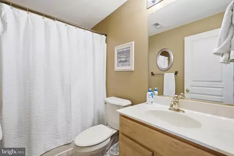 Bath - 3820 Leafcrest Ct, Dunkirk, MD 20754 photo 8 of 8