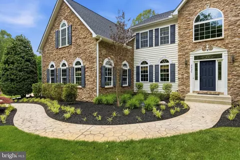 Exterior - 3820 Leafcrest Ct, Dunkirk, MD 20754 photo 2 of 15
