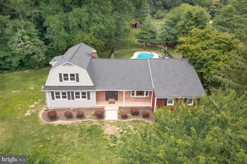 3240 Juniper Ln, Huntingtown, MD 20639