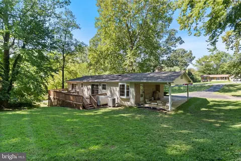 Exterior - 11219 Lakeview Dr, Dunkirk, MD 20754 photo 5 of 16