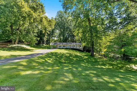 Exterior - 11219 Lakeview Dr, Dunkirk, MD 20754 photo 1 of 16