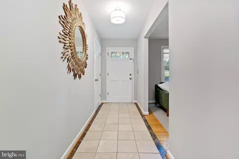 Entry Way - 11219 Lakeview Dr, Dunkirk, MD 20754 photo 2 of 4
