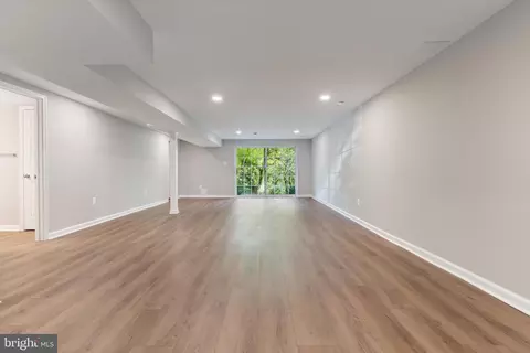 Living - 11219 Lakeview Dr, Dunkirk, MD 20754 photo 4 of 7