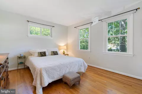 Bedroom - 11219 Lakeview Dr, Dunkirk, MD 20754 photo 4 of 13