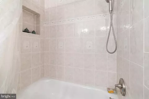 Bath - 11219 Lakeview Dr, Dunkirk, MD 20754 photo 3 of 9