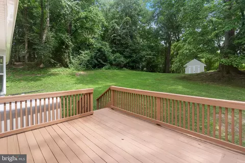 Exterior - 11219 Lakeview Dr, Dunkirk, MD 20754 photo 13 of 16