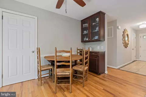 Dining - 11219 Lakeview Dr, Dunkirk, MD 20754 photo 4 of 7