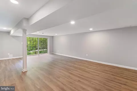 Living - 11219 Lakeview Dr, Dunkirk, MD 20754 photo 7 of 7