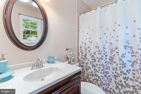 Bath - 11219 Lakeview Dr, Dunkirk, MD 20754 photo 7 of 9