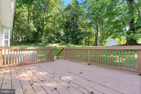 Exterior - 11219 Lakeview Dr, Dunkirk, MD 20754 photo 4 of 16
