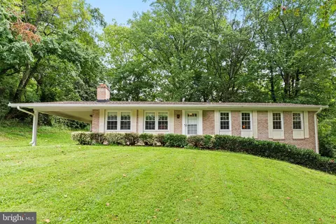 Exterior - 11219 Lakeview Dr, Dunkirk, MD 20754 photo 11 of 16