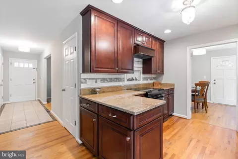 Entry Way - 11219 Lakeview Dr, Dunkirk, MD 20754 photo 1 of 4