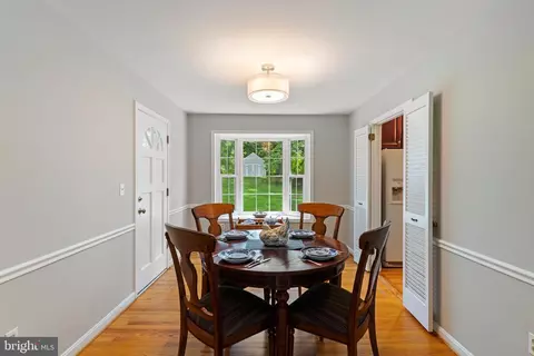 Dining - 11219 Lakeview Dr, Dunkirk, MD 20754 photo 7 of 7