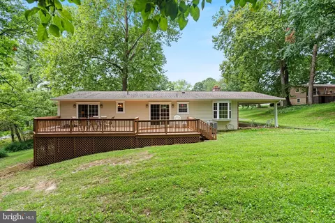 Exterior - 11219 Lakeview Dr, Dunkirk, MD 20754 photo 7 of 16