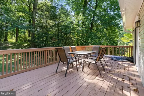 Exterior - 11219 Lakeview Dr, Dunkirk, MD 20754 photo 3 of 16