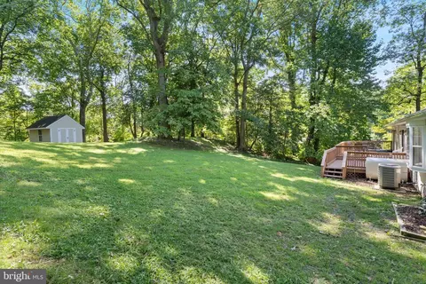 Exterior - 11219 Lakeview Dr, Dunkirk, MD 20754 photo 6 of 16