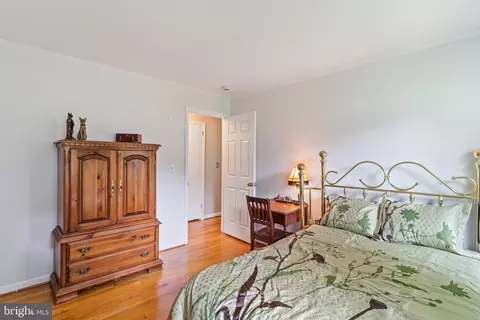 Bedroom - 11219 Lakeview Dr, Dunkirk, MD 20754 photo 12 of 13