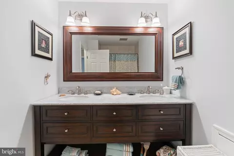 Bath - 11219 Lakeview Dr, Dunkirk, MD 20754 photo 2 of 9