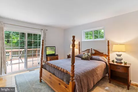 Bedroom - 11219 Lakeview Dr, Dunkirk, MD 20754 photo 10 of 13