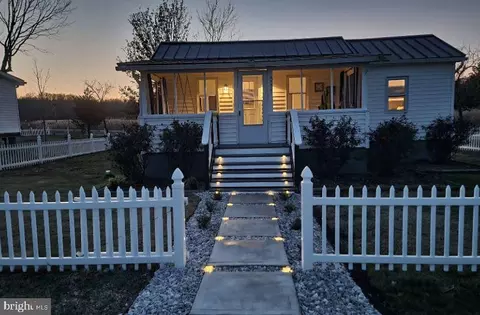 Exterior - 5237 Breezy Point Rd, Chesapeake Beach, MD 20732 photo 3 of 11