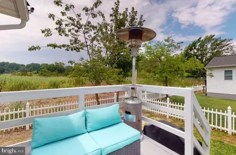 Exterior - 5237 Breezy Point Rd, Chesapeake Beach, MD 20732 photo 10 of 11