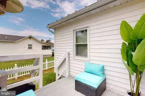 Exterior - 5237 Breezy Point Rd, Chesapeake Beach, MD 20732 photo 9 of 11