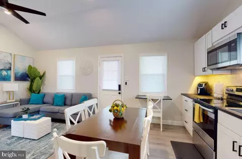 Entry Way - 5237 Breezy Point Rd, Chesapeake Beach, MD 20732 photo 1 of 2