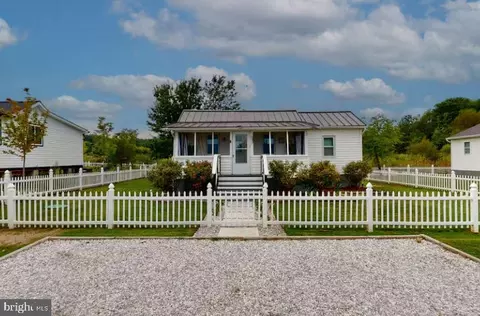 Exterior - 5237 Breezy Point Rd, Chesapeake Beach, MD 20732 photo 2 of 11