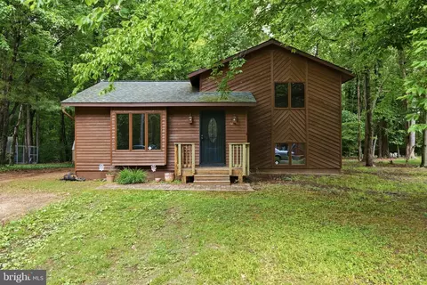 12346 Algonquin Trl, Lusby, MD 20657