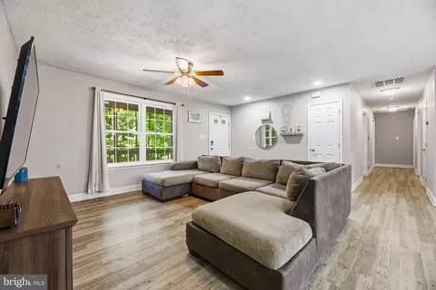 12418 Red Rock Ct, Lusby, MD 20657