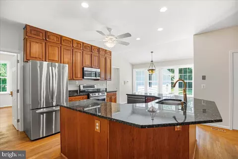 Kitchen - 12033 Steven Ln, Dunkirk, MD 20754 photo 4 of 11