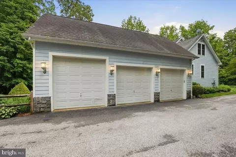 Exterior - 12033 Steven Ln, Dunkirk, MD 20754 photo 5 of 13