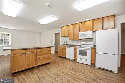 Kitchen - 12033 Steven Ln, Dunkirk, MD 20754 photo 10 of 11