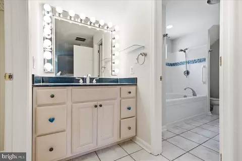 Bath - 12033 Steven Ln, Dunkirk, MD 20754 photo 9 of 10