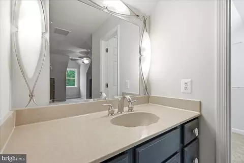 Bath - 12033 Steven Ln, Dunkirk, MD 20754 photo 6 of 10