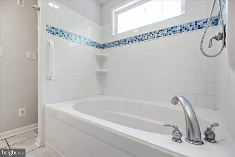 Bath - 12033 Steven Ln, Dunkirk, MD 20754 photo 8 of 10