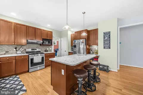 Kitchen - 13536 Osprey Ln, Solomons, MD 20688 photo 4 of 5