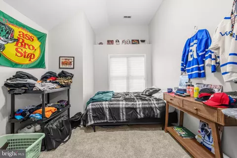 Bedroom - 13536 Osprey Ln, Solomons, MD 20688 photo 8 of 12