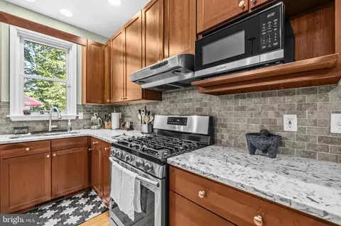 Kitchen - 13536 Osprey Ln, Solomons, MD 20688 photo 3 of 5