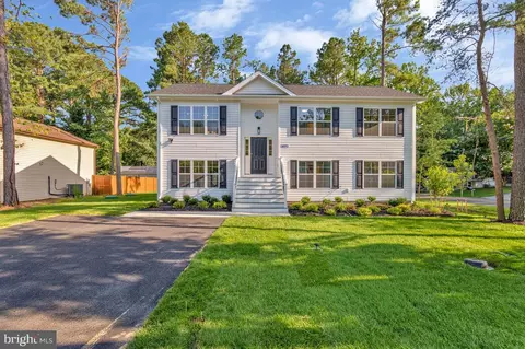 1097 San Angelo Dr, Lusby, MD 20657