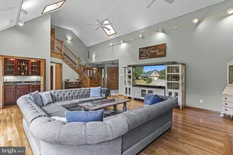 1800 Holland Cliffs Rd, Huntingtown, MD 20639