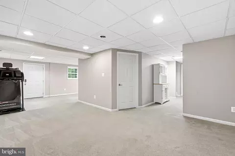 Entry Way - 548 Windmill Dr, Saint Leonard, MD 20685 photo 8 of 11