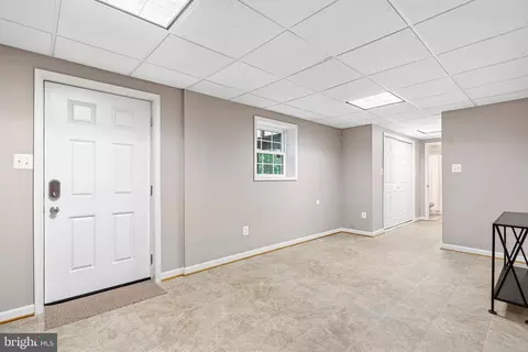 Entry Way - 548 Windmill Dr, Saint Leonard, MD 20685 photo 11 of 11