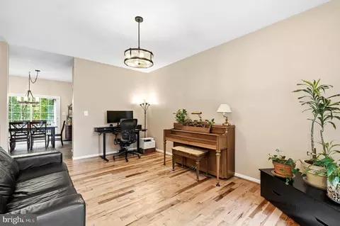 Entry Way - 548 Windmill Dr, Saint Leonard, MD 20685 photo 4 of 11