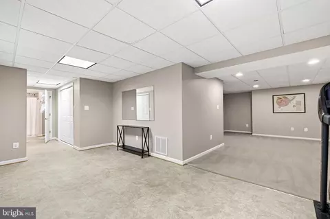 Entry Way - 548 Windmill Dr, Saint Leonard, MD 20685 photo 7 of 11