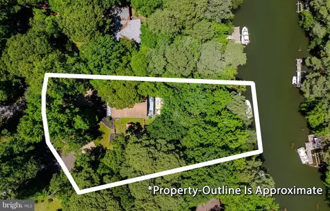 272 Elkins Ln, Lusby, MD 20657