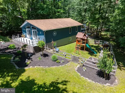 272 Elkins Ln, Lusby, MD 20657